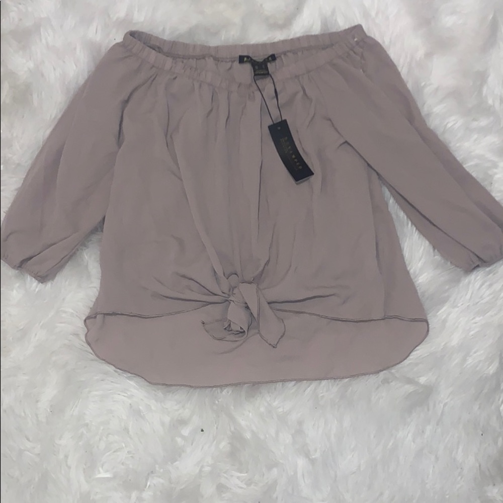 Brand new shoulder blouse🌸